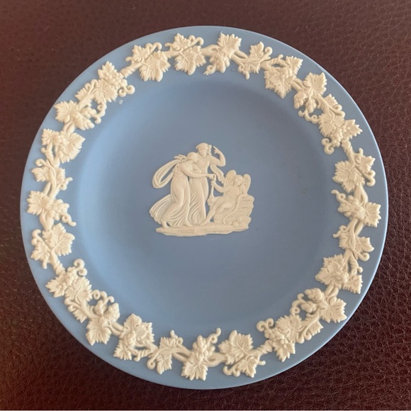 Wedgwood Dish - Picture 1 of 3